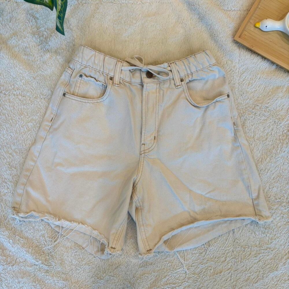 Urban Outfitters BDG Cream Denim Long Baggy Shorts With Tie Waist Sz Small
